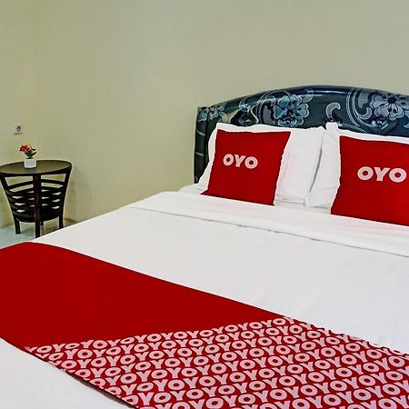 Oyo 91707 Jannah Homestay Syariah Dau Exteriör bild
