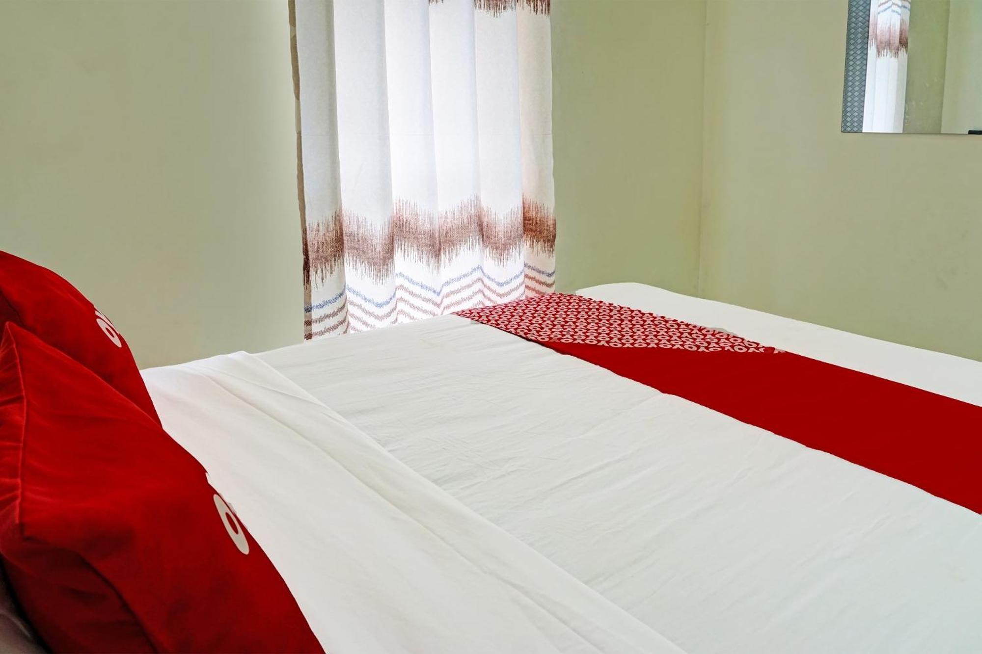 Oyo 91707 Jannah Homestay Syariah Dau Exteriör bild