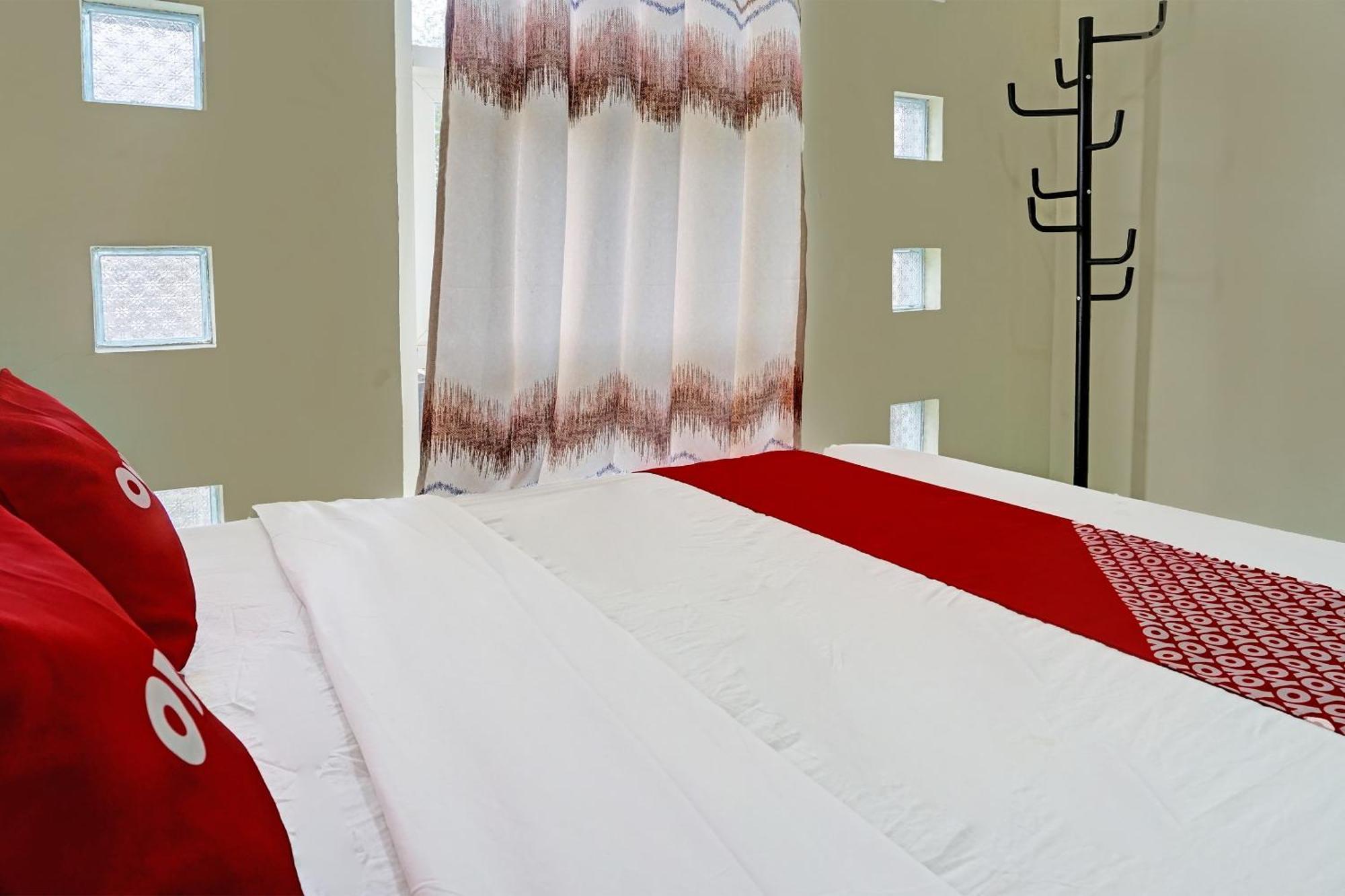 Oyo 91707 Jannah Homestay Syariah Dau Exteriör bild