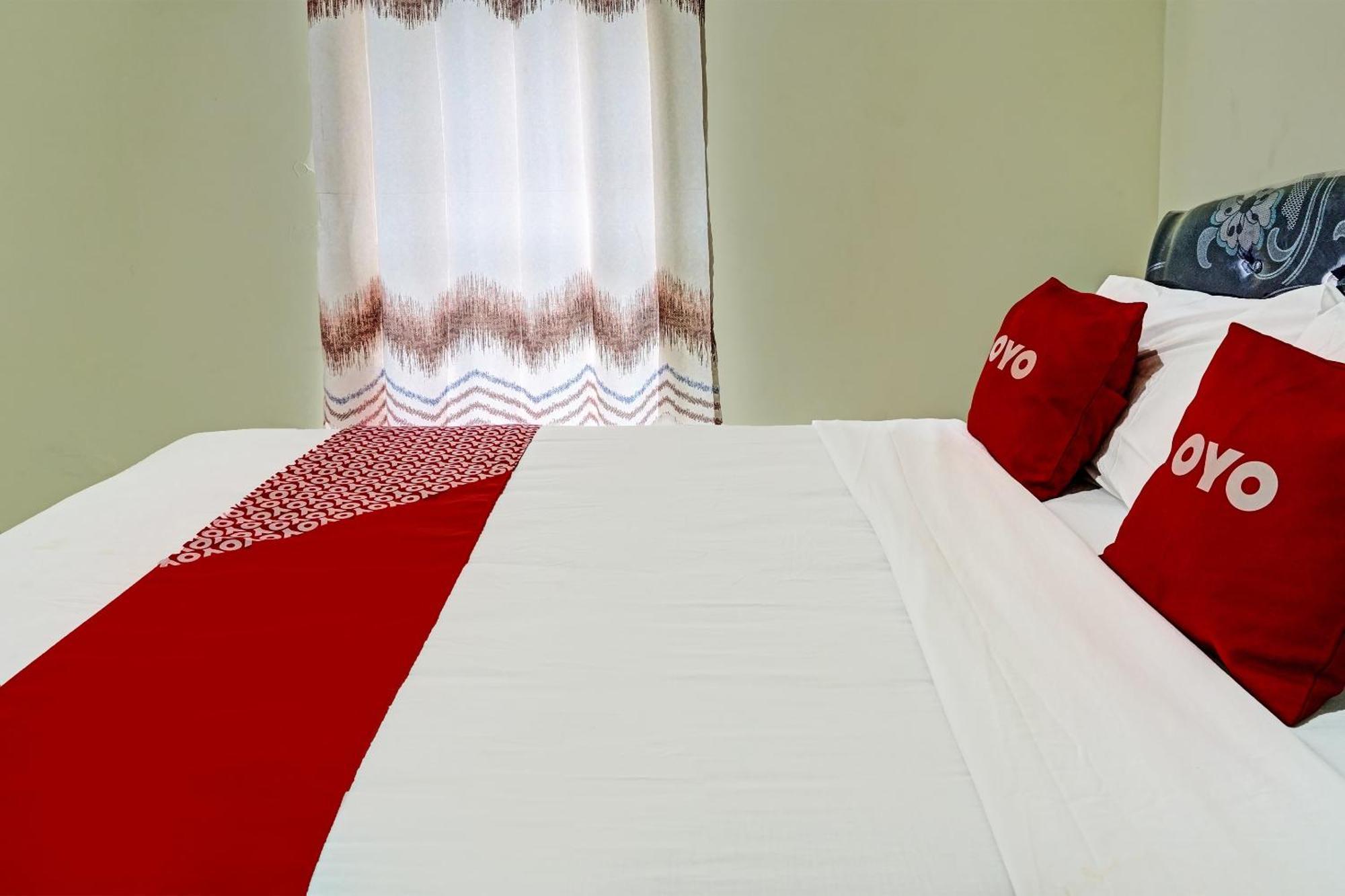 Oyo 91707 Jannah Homestay Syariah Dau Exteriör bild