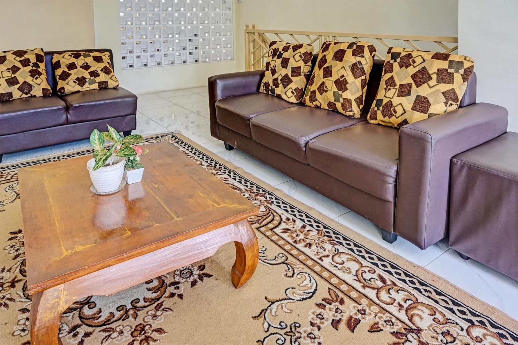 Oyo 91707 Jannah Homestay Syariah Dau Exteriör bild