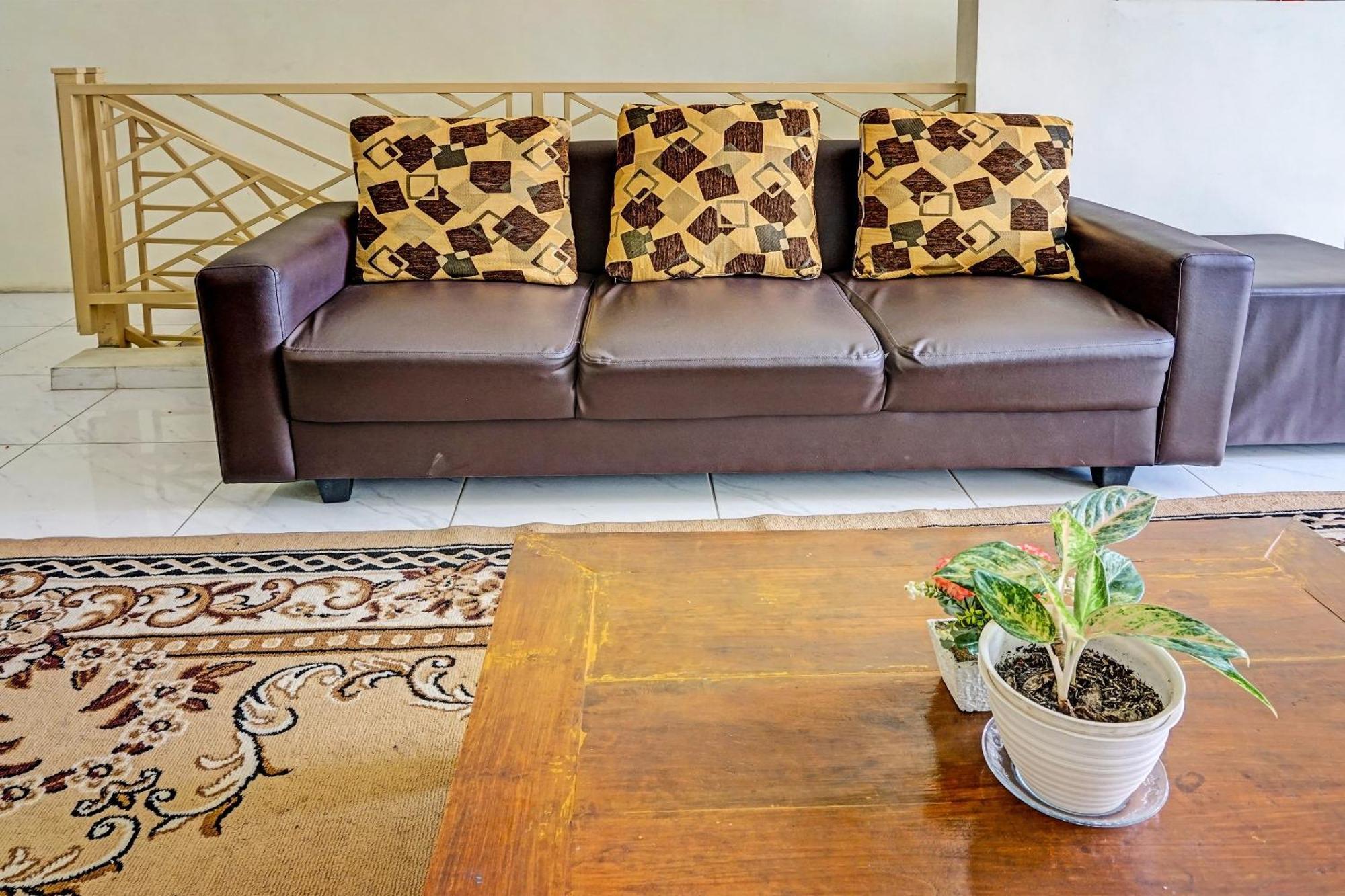 Oyo 91707 Jannah Homestay Syariah Dau Exteriör bild