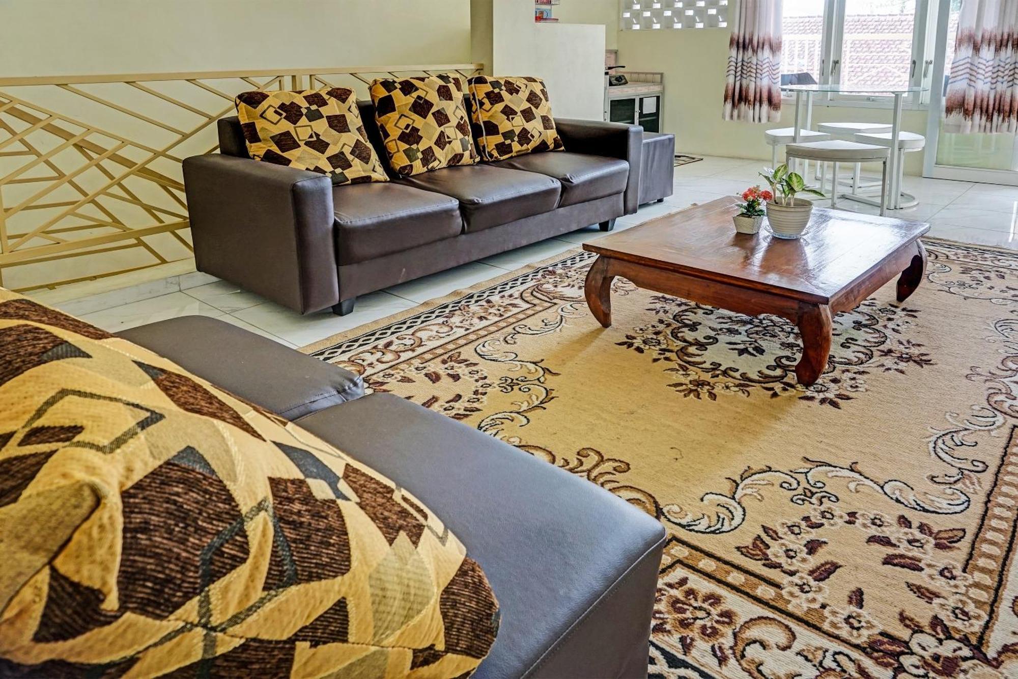 Oyo 91707 Jannah Homestay Syariah Dau Exteriör bild