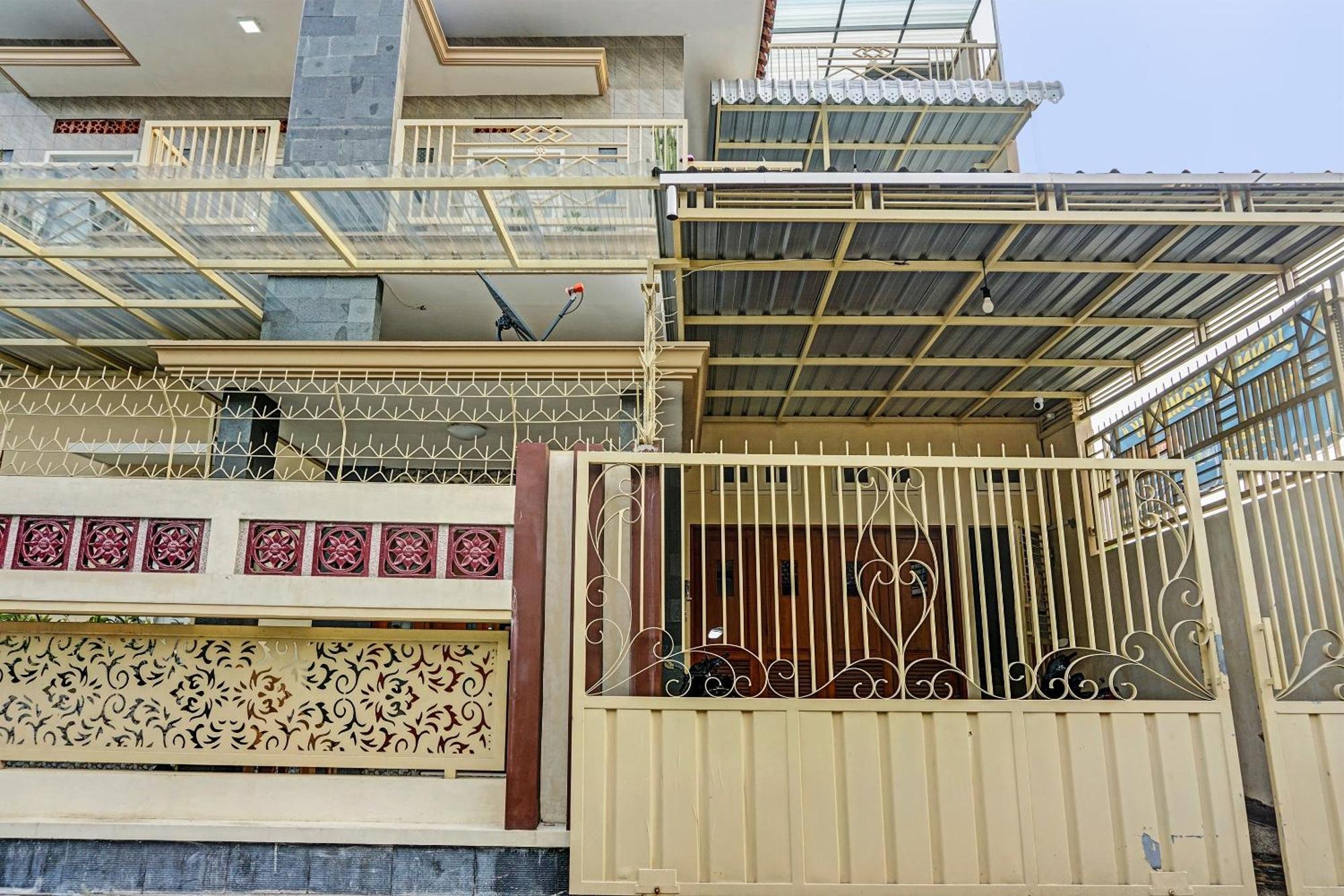 Oyo 91707 Jannah Homestay Syariah Dau Exteriör bild